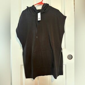 Banana Republic Black Sleeveless Hoodie with Pouch Size Medium